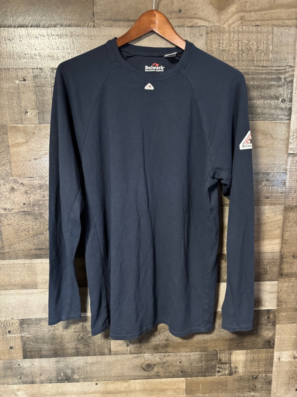 Bulwark Men’s XL FR welding Long-Sleeve Crew Shirt in Navy OSHA compliant